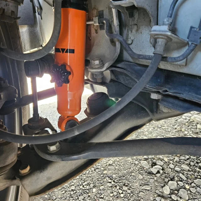 .

無事に先日ショック交換とリアスタビライザー取付完了🙆

狙い通り、段差での突き上げ感やバタつきが大幅に改善しました!!
運転の神経疲れもだいーぶ楽になりました👏

利用者様が少しでも安楽に目的地まで移動できますように、これからも色々と改良を試みて行きたいと思います✨（お財布と相談しながら…🥹）