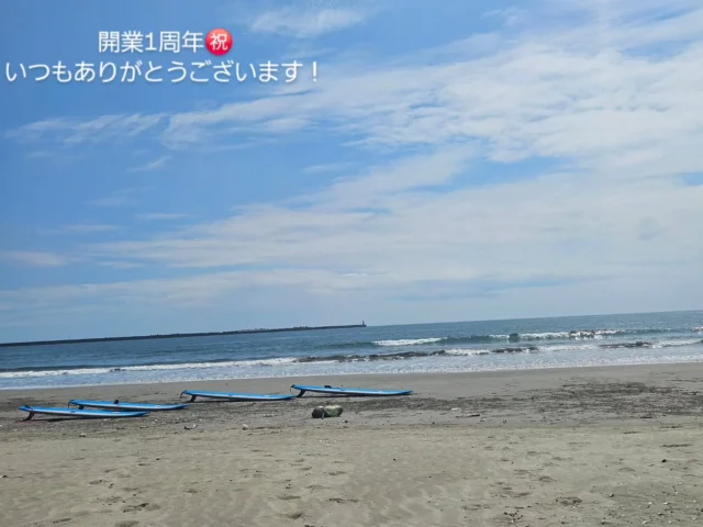 .
くまちゃん介護タクシーは
9月2日で開業1周年を迎えました🎊
いつもご利用いただき、また同業者さまにもサポートいただいた1年です。
本当にありがとうございます！🙇

ありがたいことに、1周年を迎える前に2台体制を整えることができ、周りの方のご縁にも感謝が尽きません。

1周年記念は、代表の小野崎は1日お休みをいただきまして人生初サーフィン🏄に挑戦してまいりました！

初めての電話担当もしながら、お仕事もばっちりしてくれたごまちゃん号ドライバー、
カバーしてくださった福祉タクシーひまわりさんありがとうございます✨
（@fukushitaxi_himawari）

介護タクシーも引き続きいい波に乗れるようアップデートしていきたいと思います♫
（うまいこといった?!?!👀）